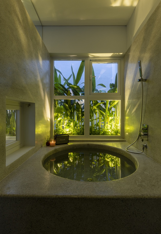 Cải tạo căn nhà 40 năm tuổi đẹp ngỡ ngàng ở Sài Gòn - 7